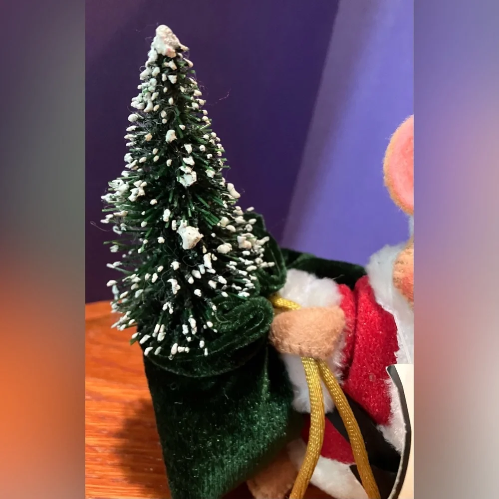 EUC Annalee 4” Santa Mouse with Tree #778703